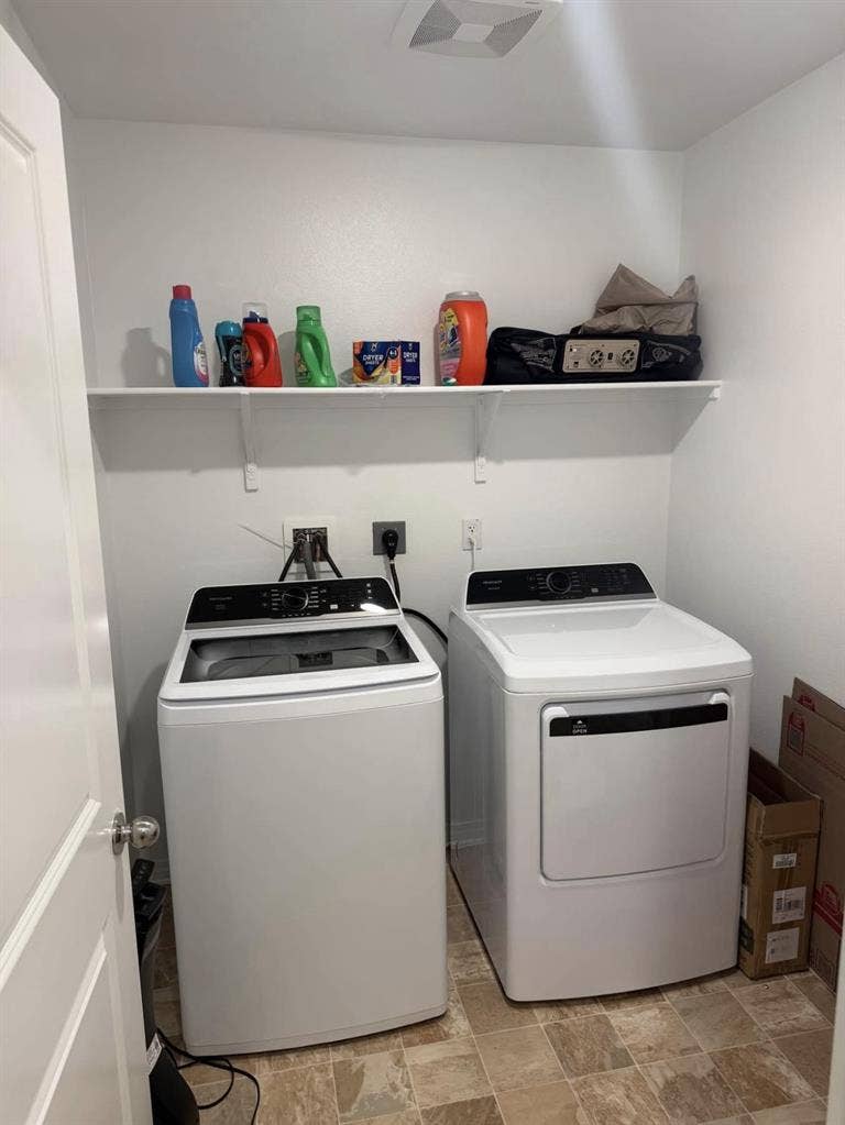 Private room with closet for rent