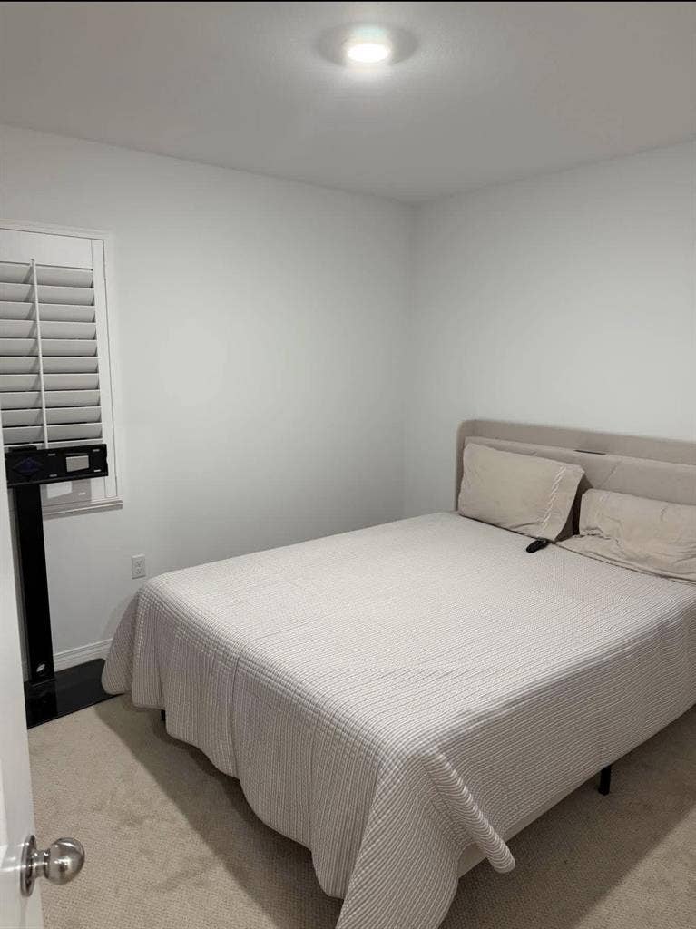 Private room with closet for rent