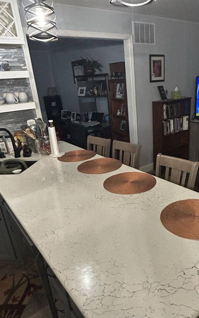 Berlin Boro room w/heated pool