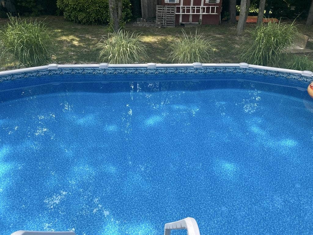 Berlin Boro room w/heated pool