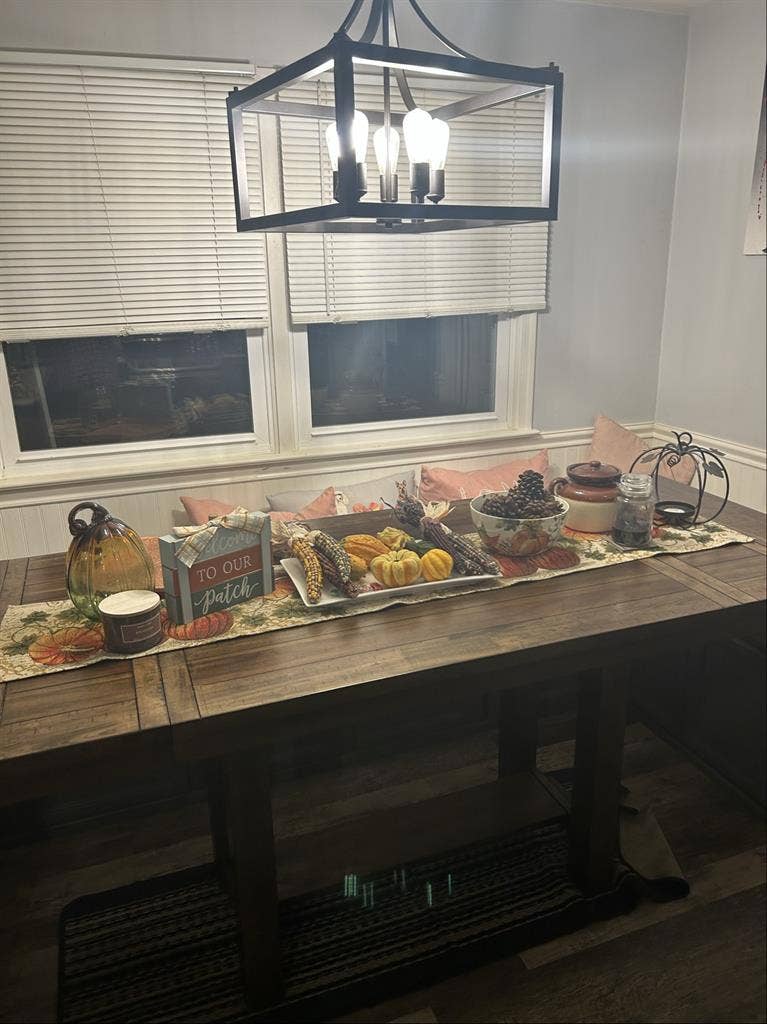 Berlin Boro room w/heated pool