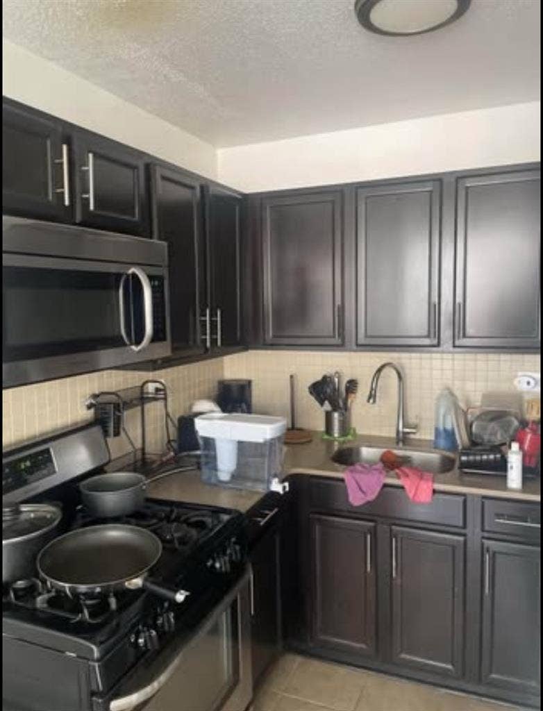 ISO Roommate for Dec 1st Move In!!!