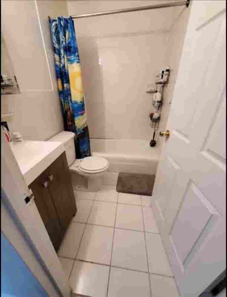 ISO Roommate for Dec 1st Move In!!!