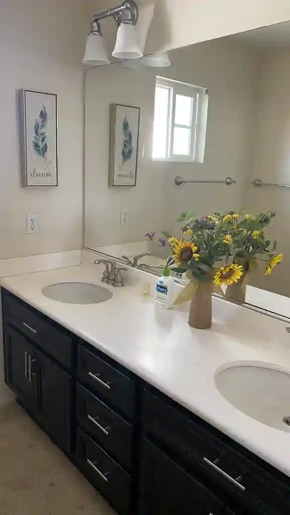 All inclusive room in Eastvale