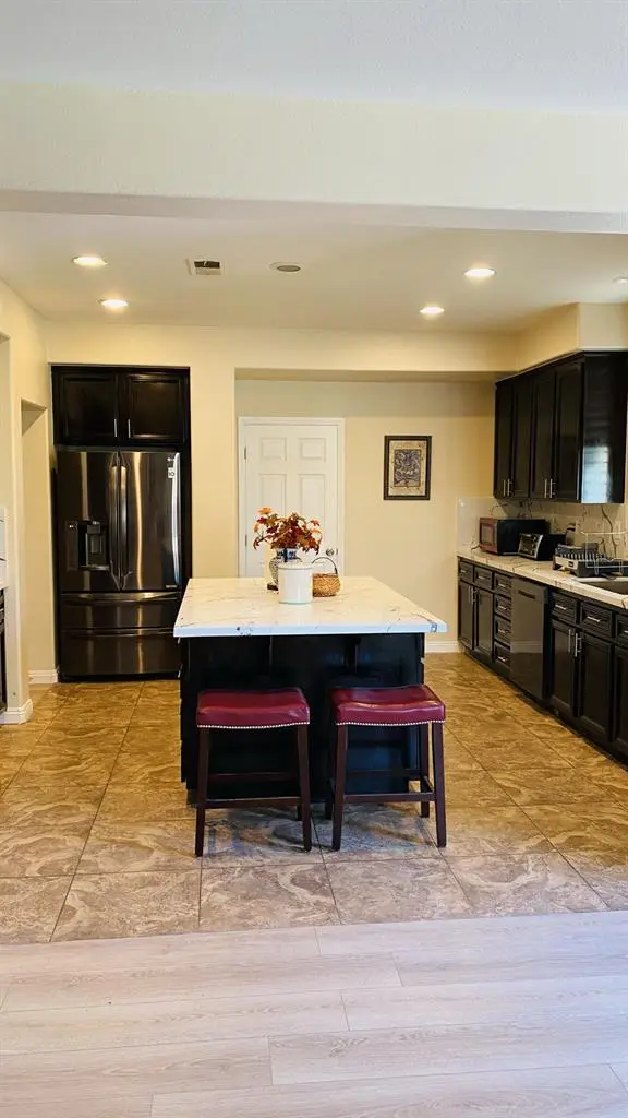 All inclusive room in Eastvale