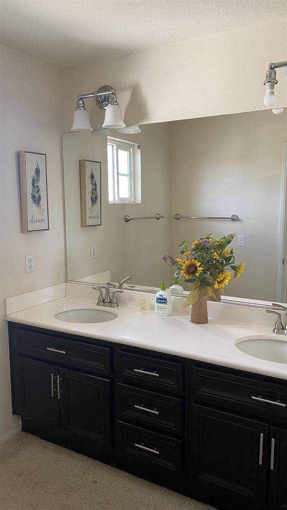 All inclusive room in Eastvale