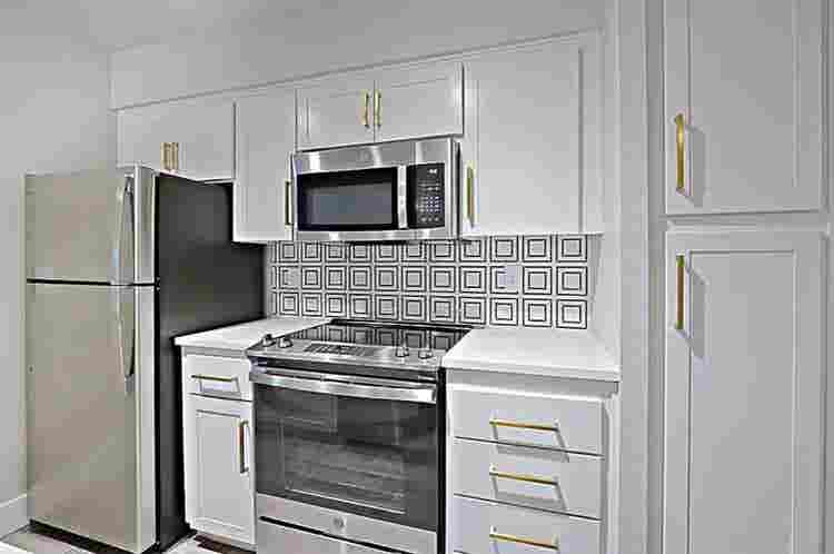 Looking for roommate!