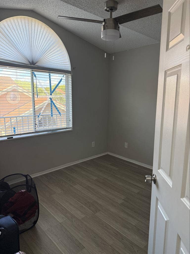 Very nice room available at Kendall