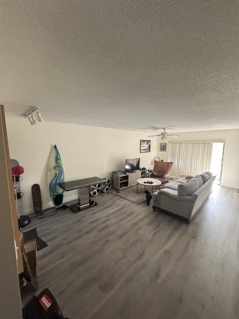 Room for rent in Davie