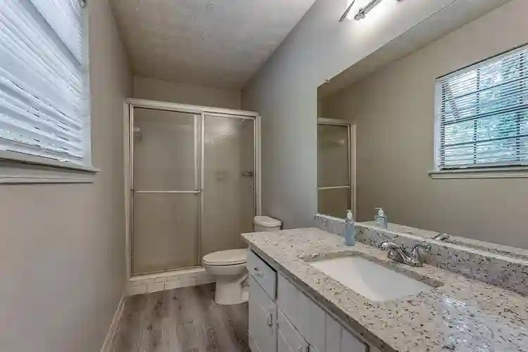 1 BR in Riverdale