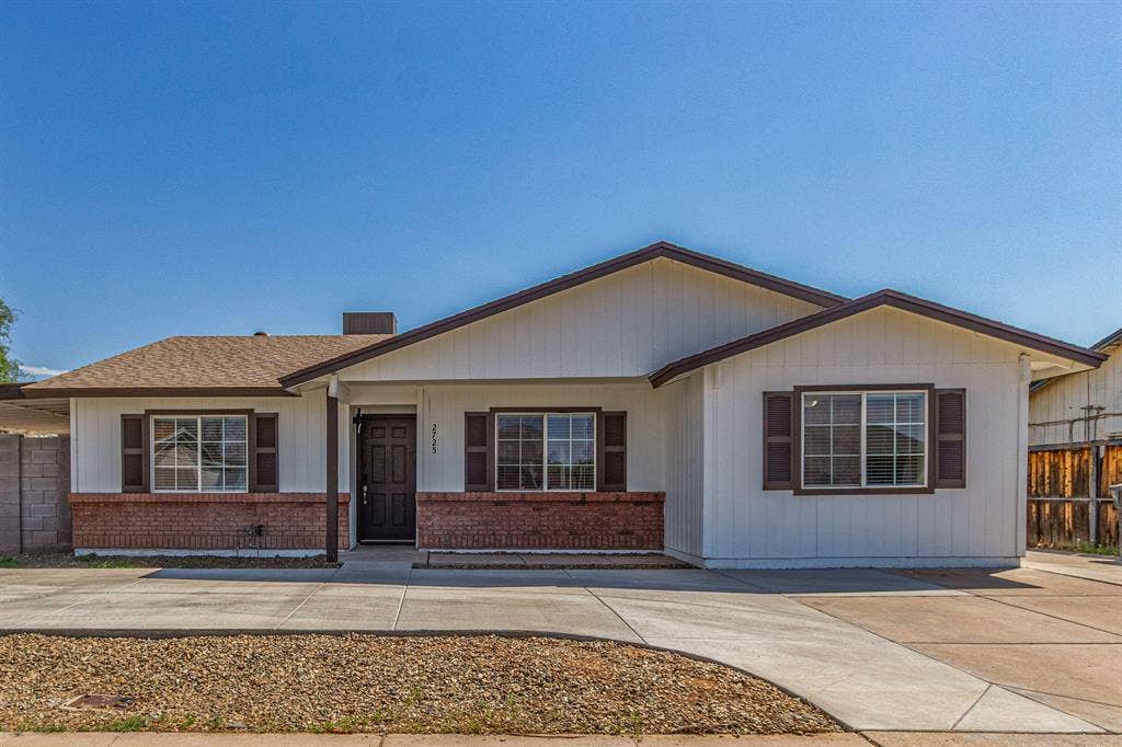 8 BR in Mesa