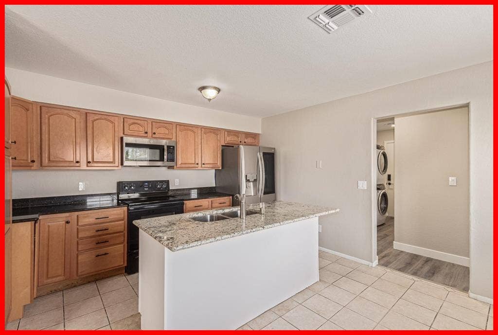 8 BR in Mesa