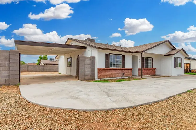 8 BR in Mesa