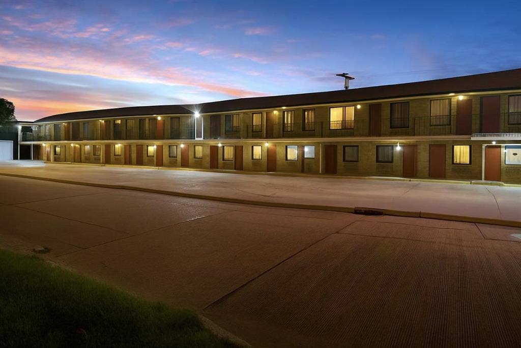 15 BR in Bridge City