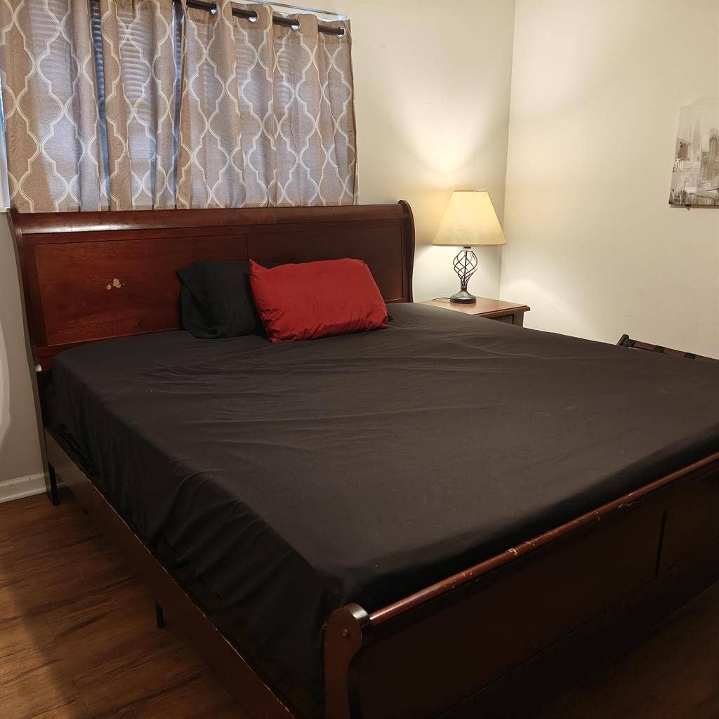 7 BR in College Park