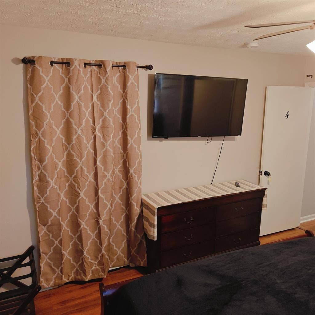 7 BR in College Park