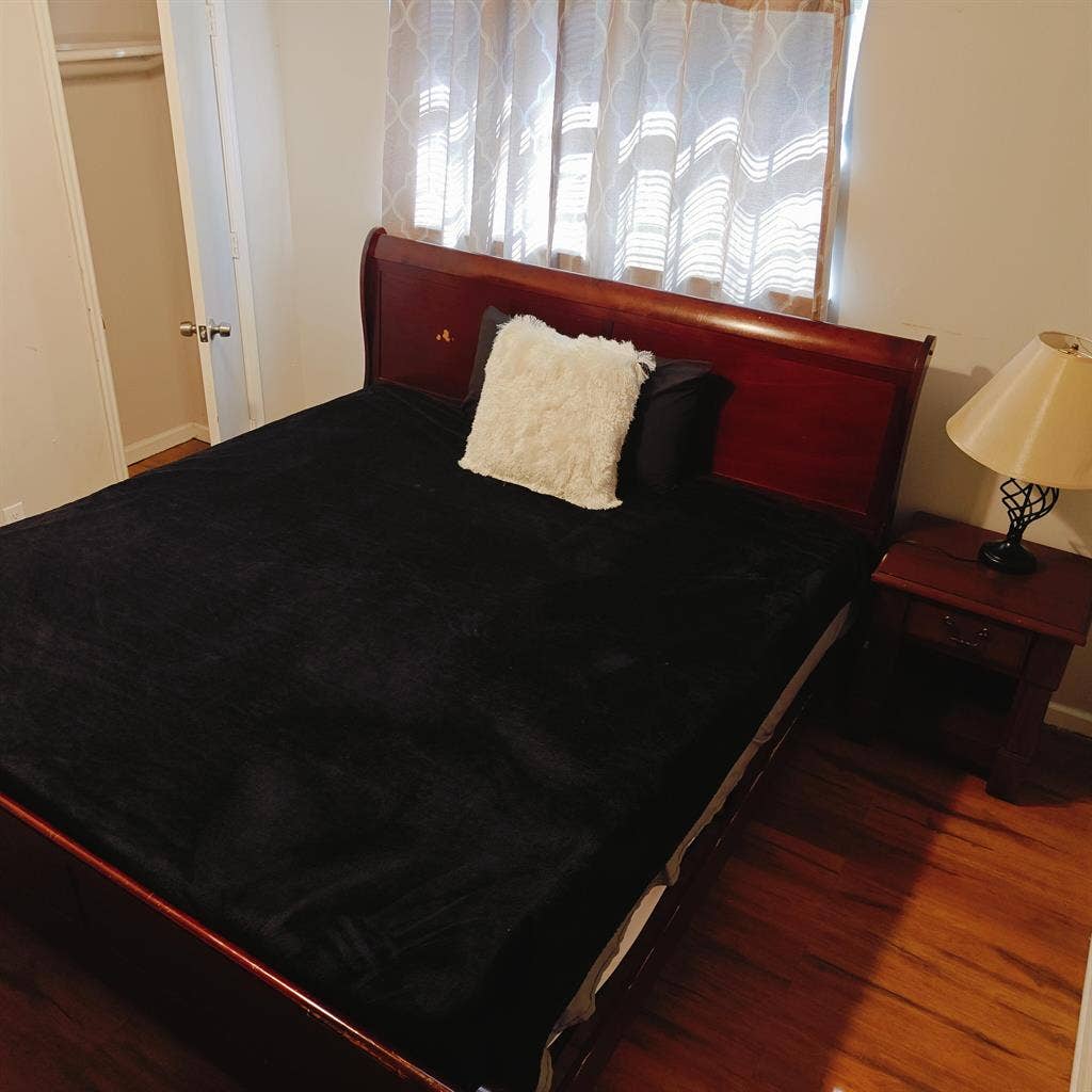 7 BR in College Park