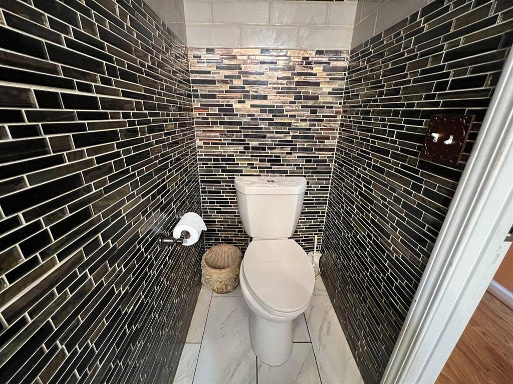 6 BR in Stone Mountain