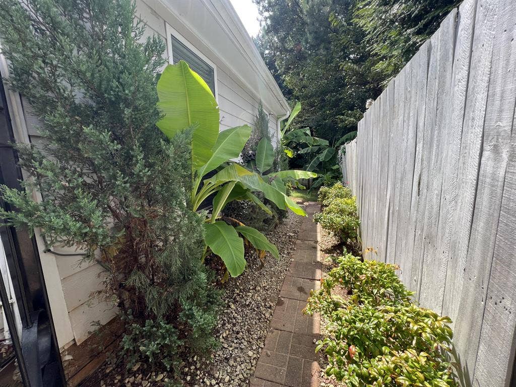 6 BR in Stone Mountain