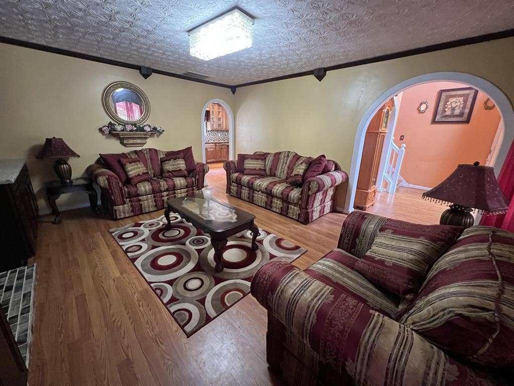 6 BR in Stone Mountain