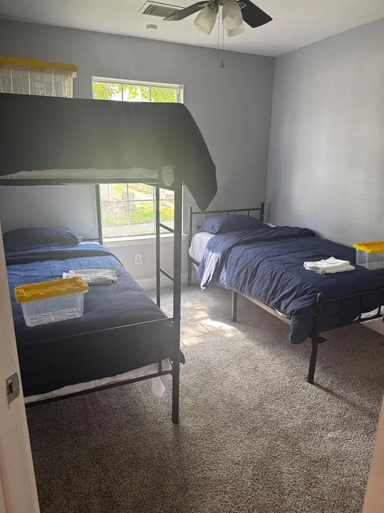 3 BR in Houston