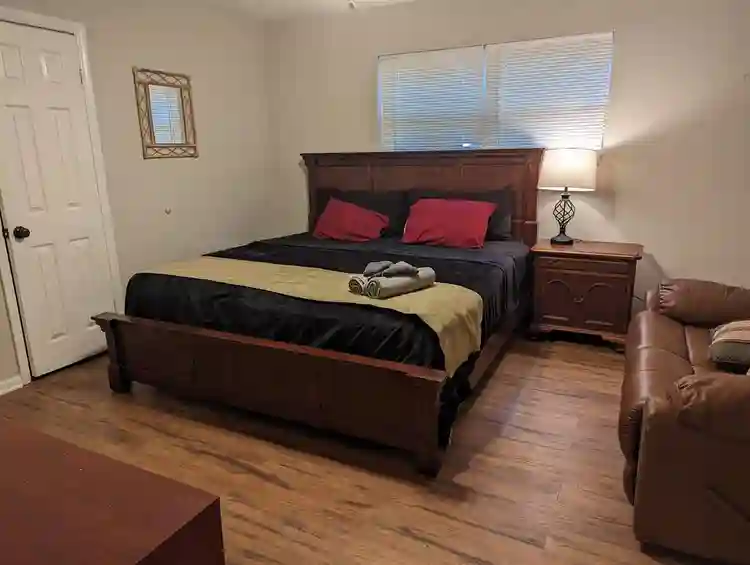 8 BR in College Park