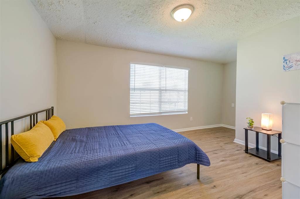 8 BR in Houston