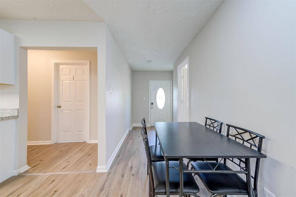 8 BR in Houston