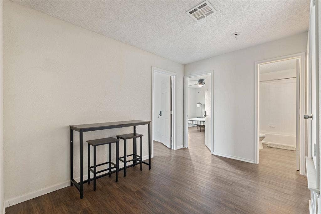 9 BR in Dallas