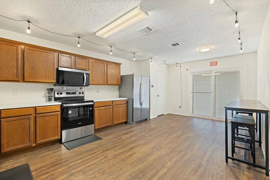9 BR in Dallas