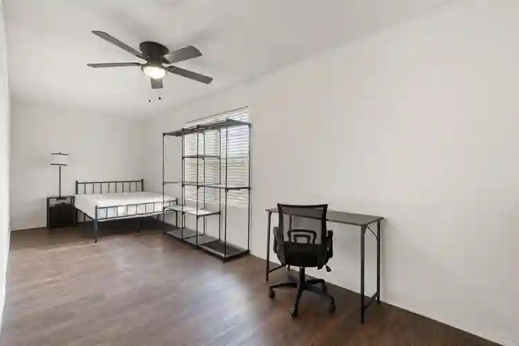 9 BR in Dallas