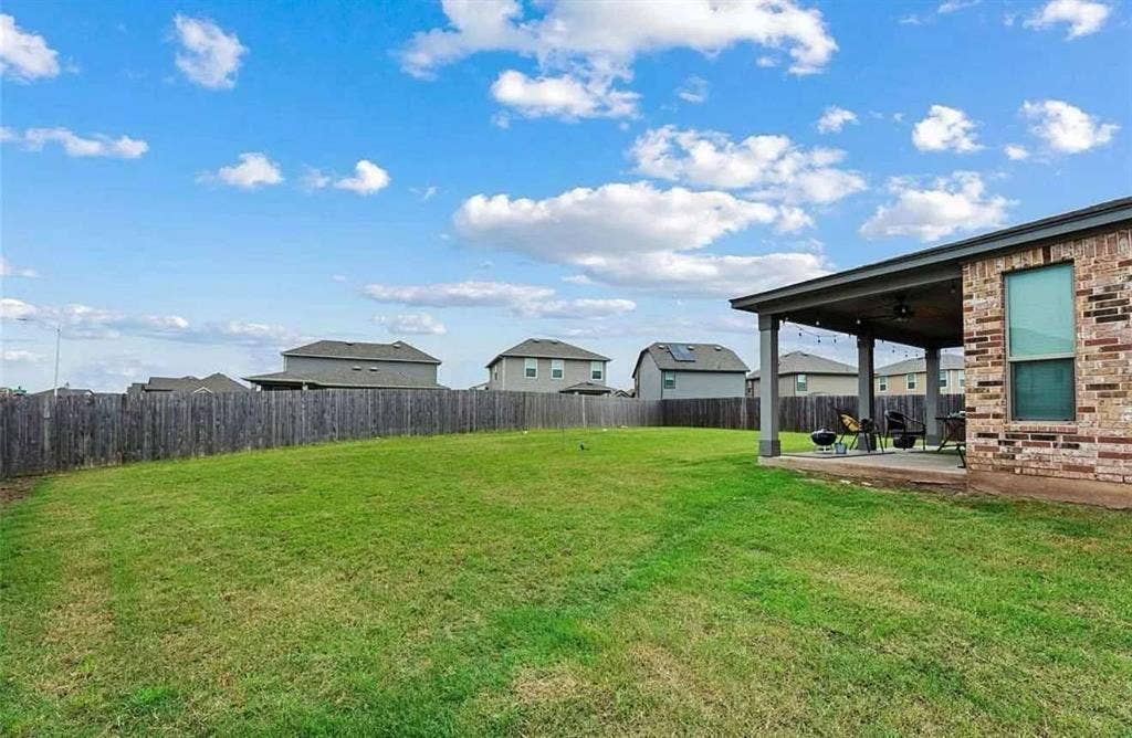 6 BR in Manor