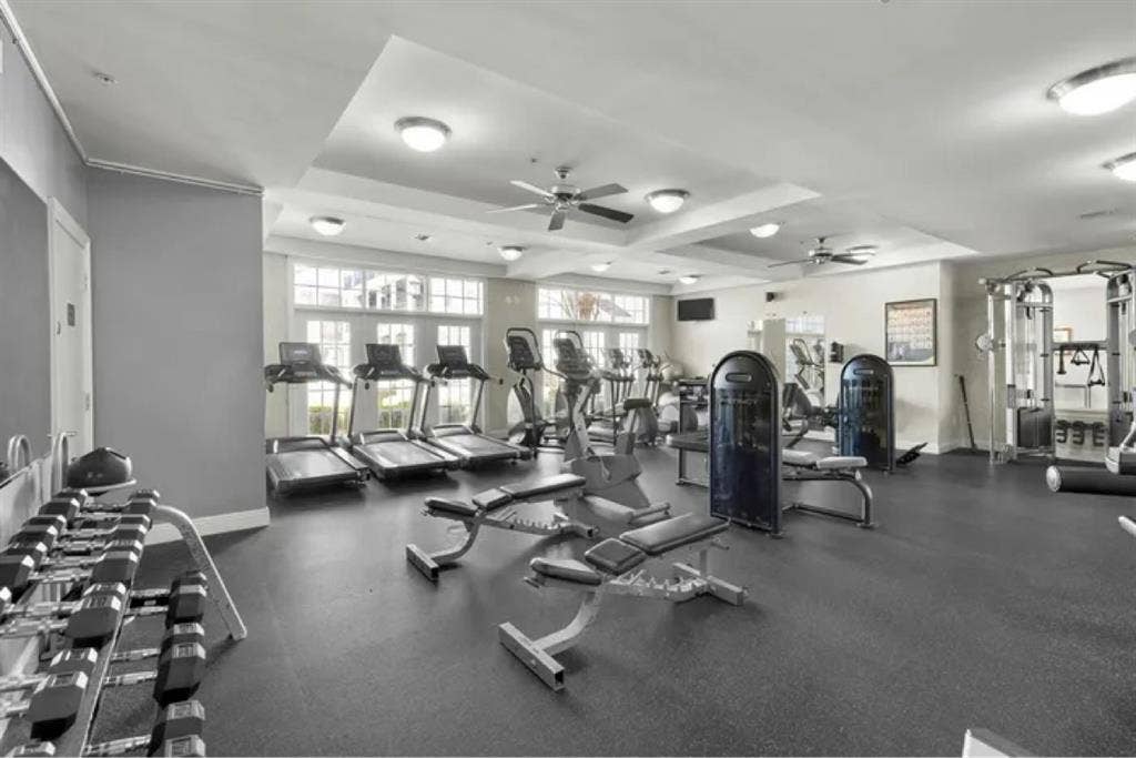 FEMALE SUBLET JANUARY-JULY