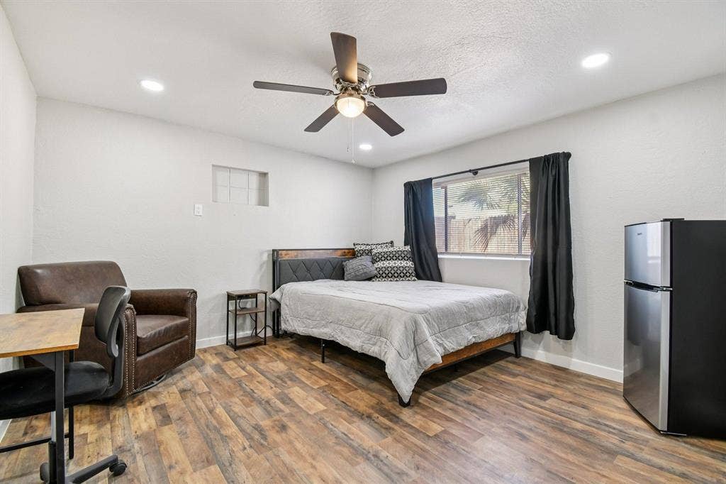10 BR in Glendale