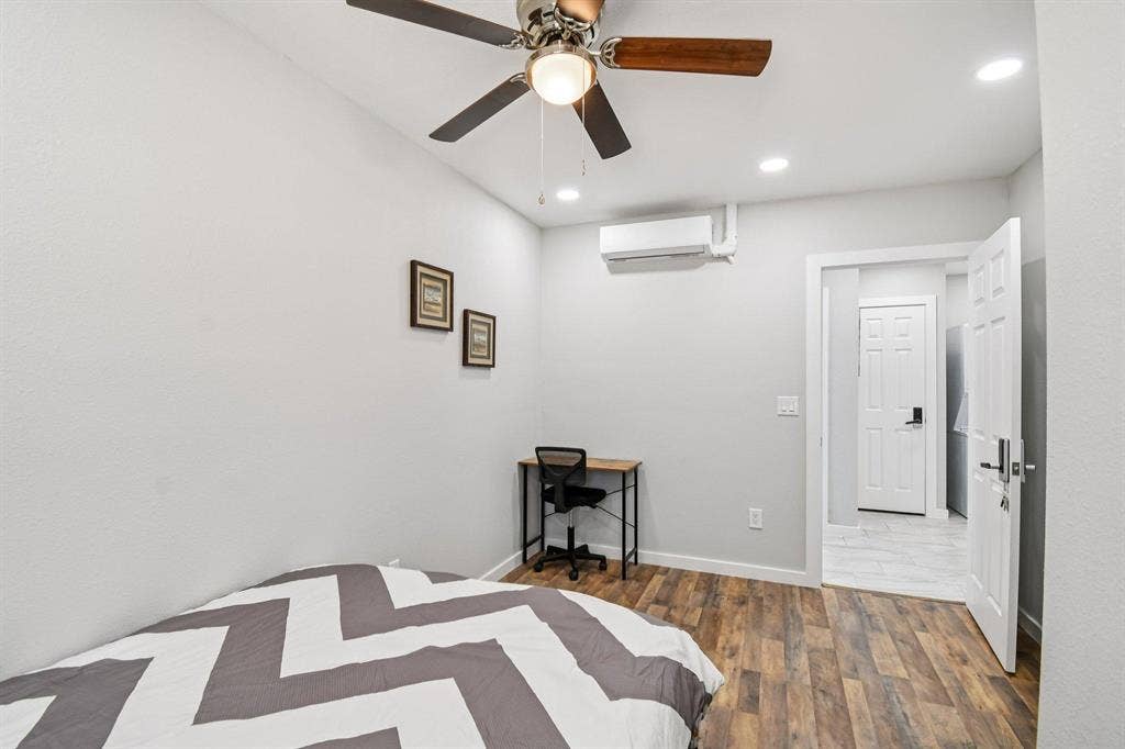 10 BR in Glendale