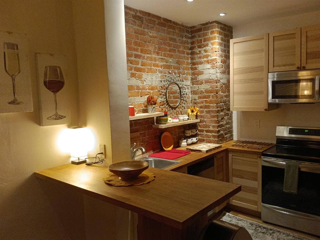 all utilities, with a view, large