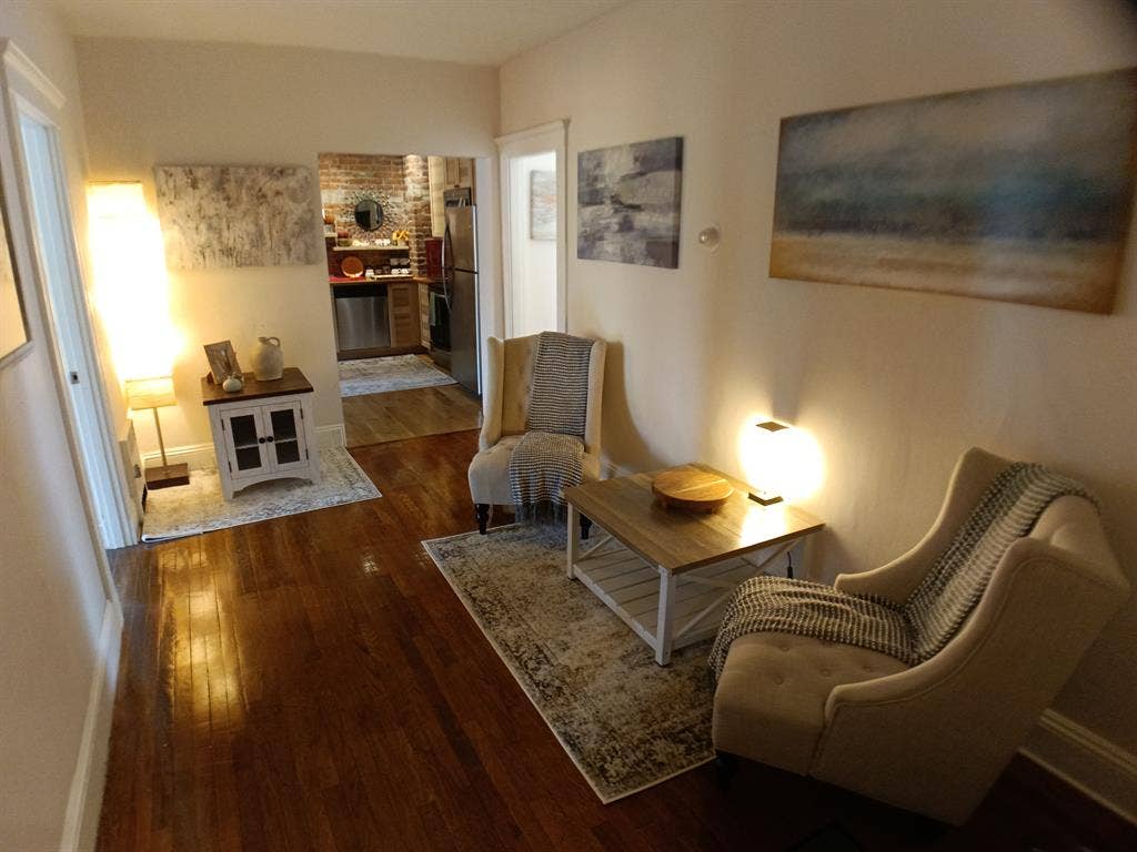 all utilities, with a view, large