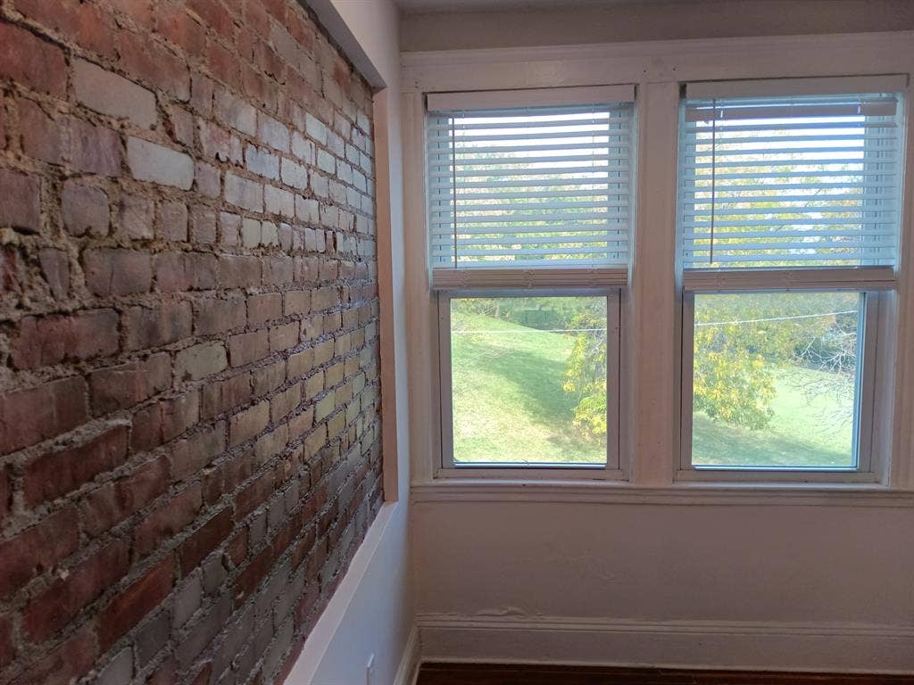 all utilities, with a view, large