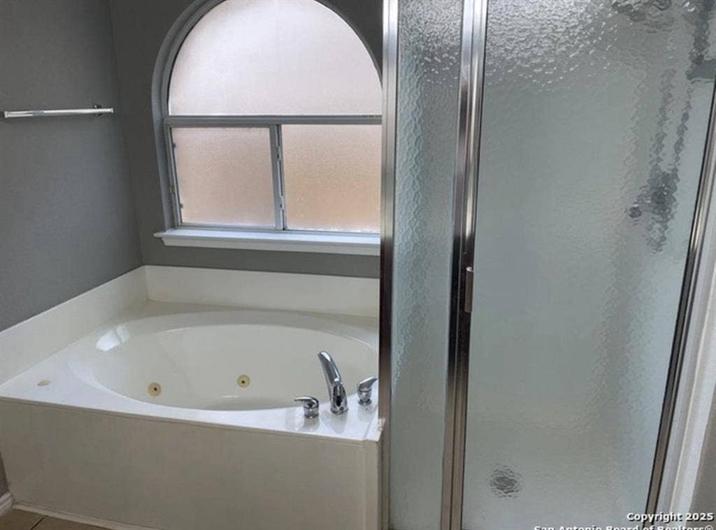 ✨ Master Bedroom for Rent ✨