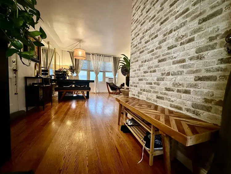 Great Room for Traveling Nurses!