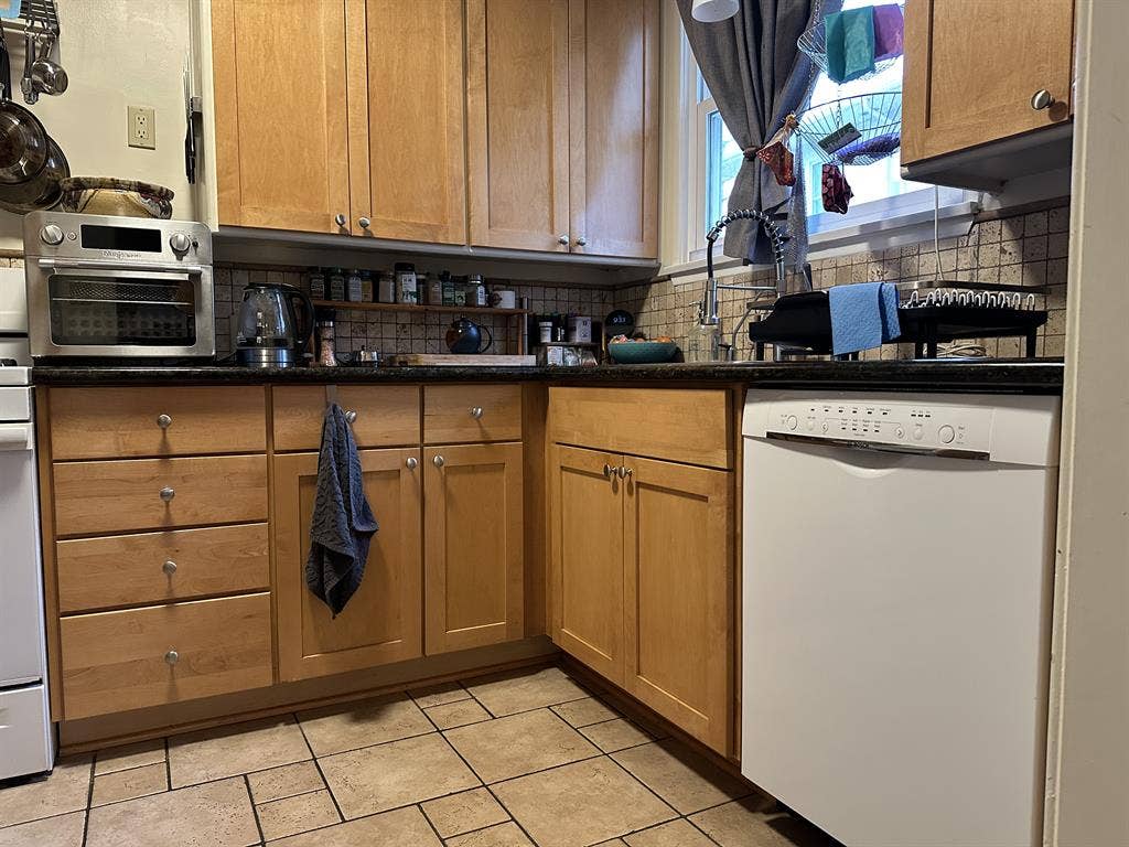 Great Room for Traveling Nurses!