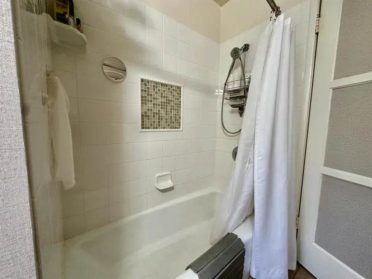 Great Room for Traveling Nurses!