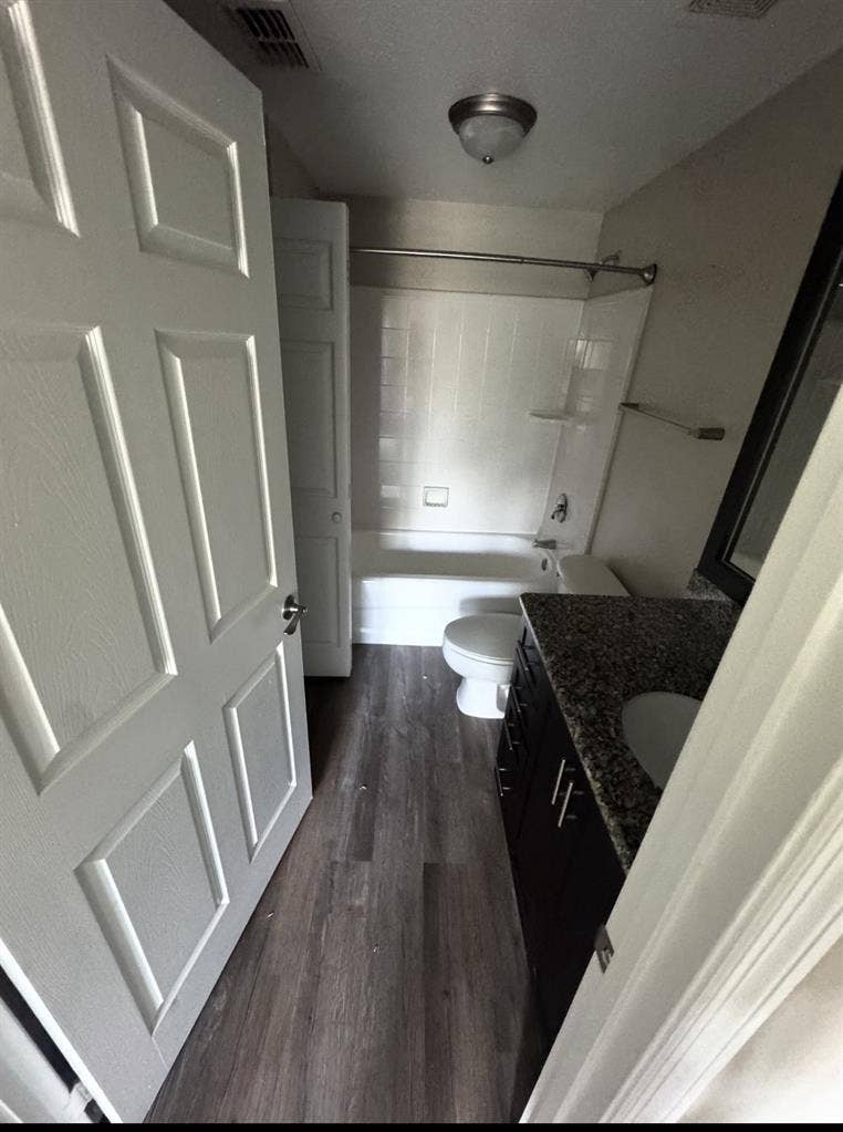 Master+private bath for rent!