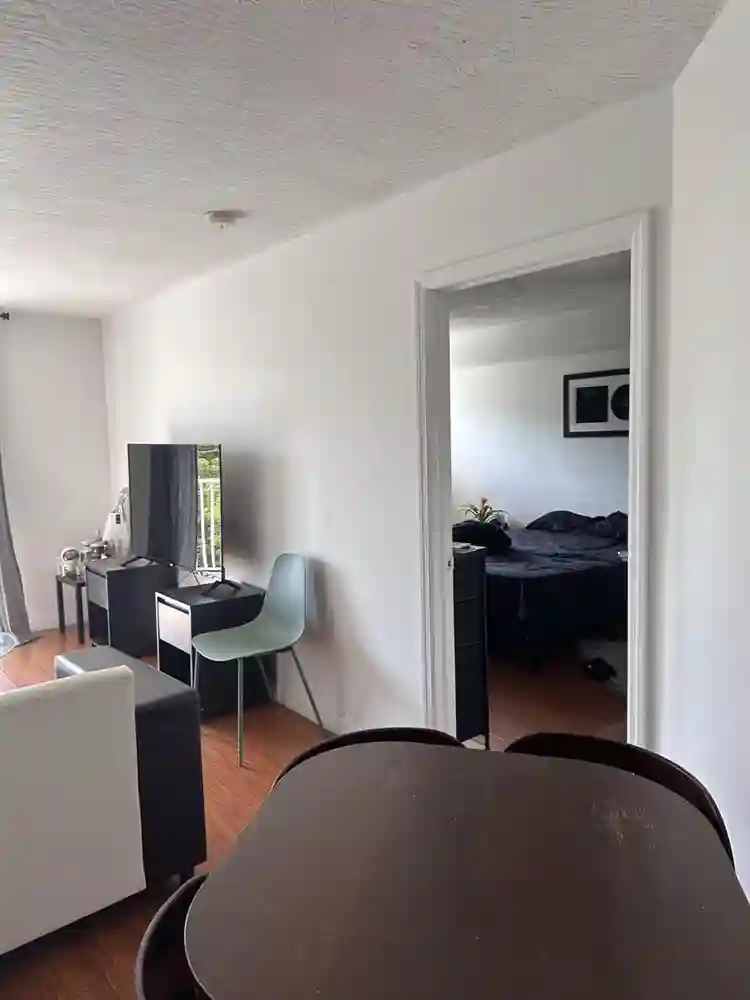 Master bedroom for rent