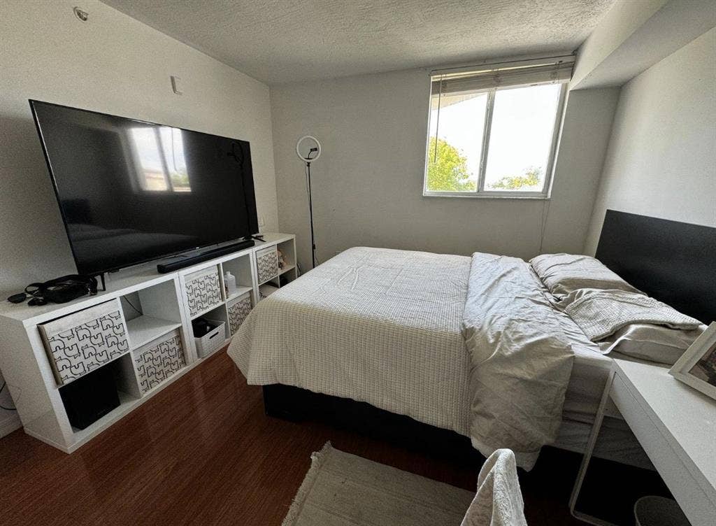 Master bedroom for rent