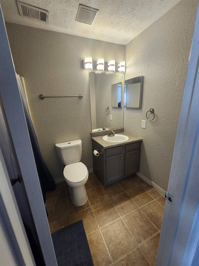 Auburn Univ offcampus priv rm & bth