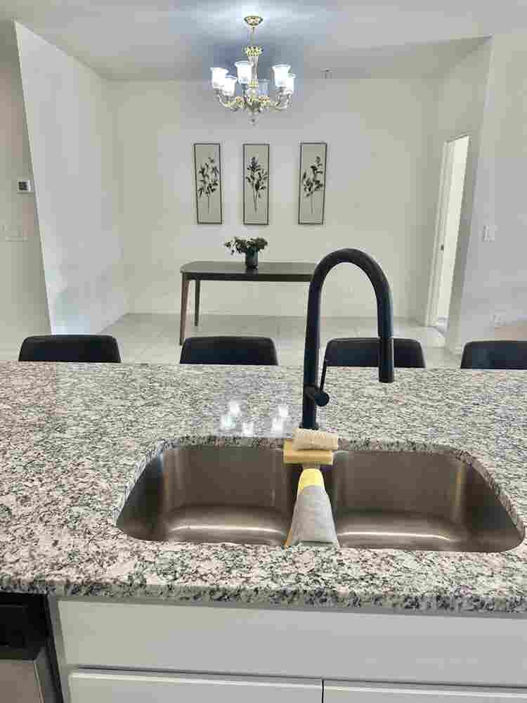 New built house, rooms for rent