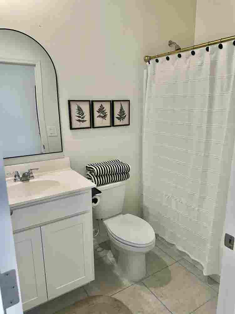 New built house, rooms for rent