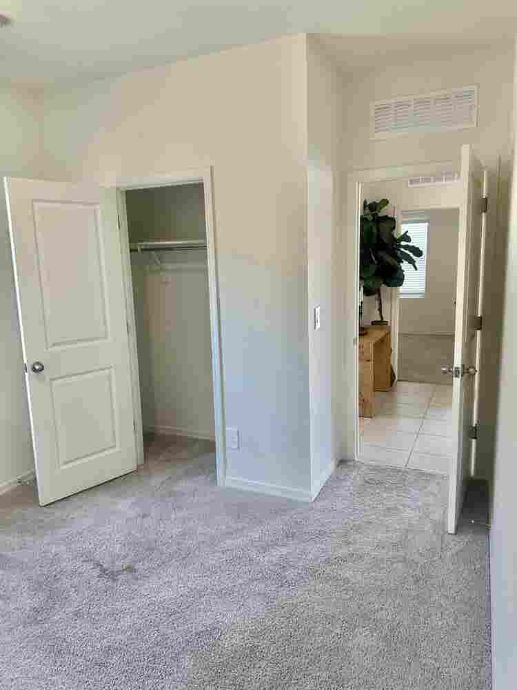 New built house, rooms for rent