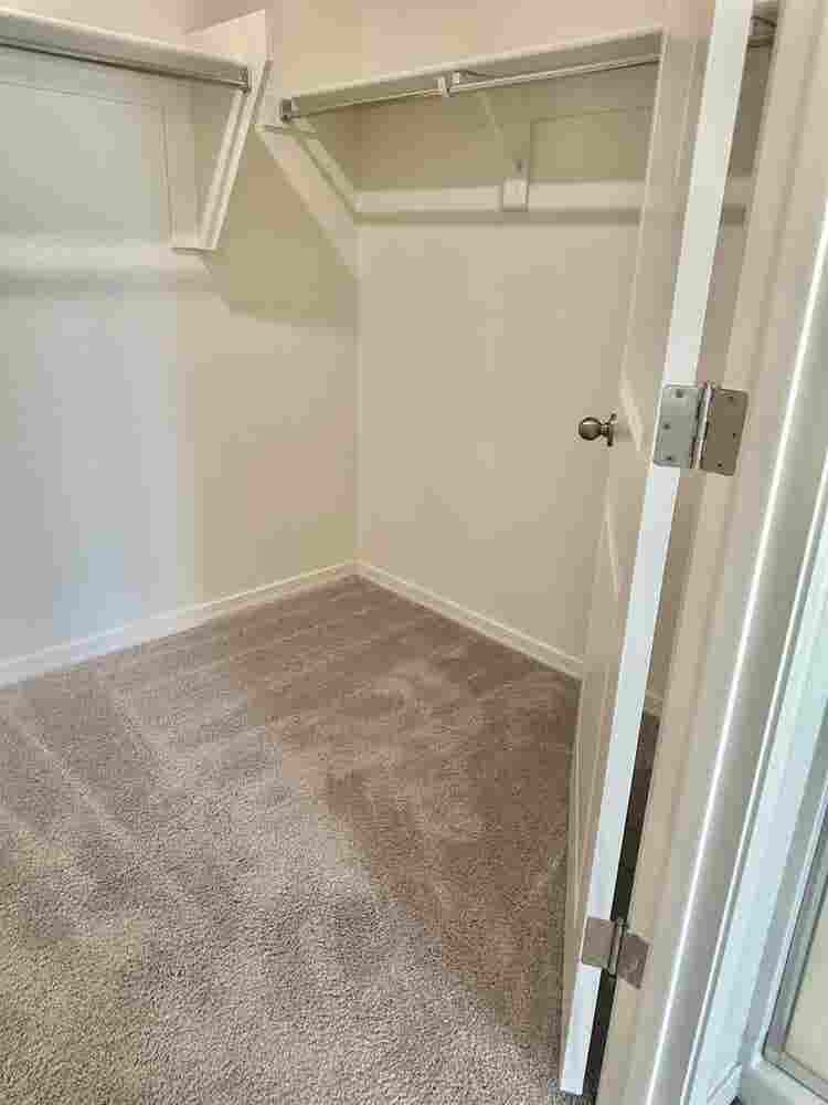 New built house, rooms for rent